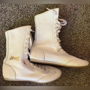 ISO , DO NOT BUY THIS LISTING Looking for lonsdale women’s lace up sneakers